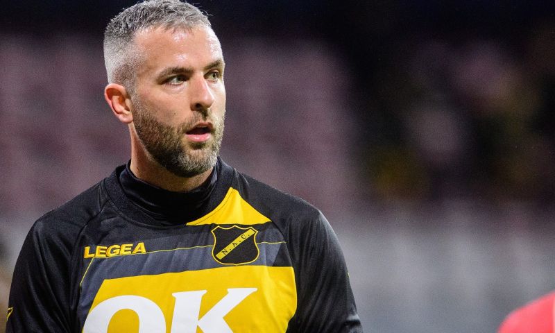 Steijn biedt Ralf Seuntjens de kans om zijn conditie op peil te houden bij Sparta