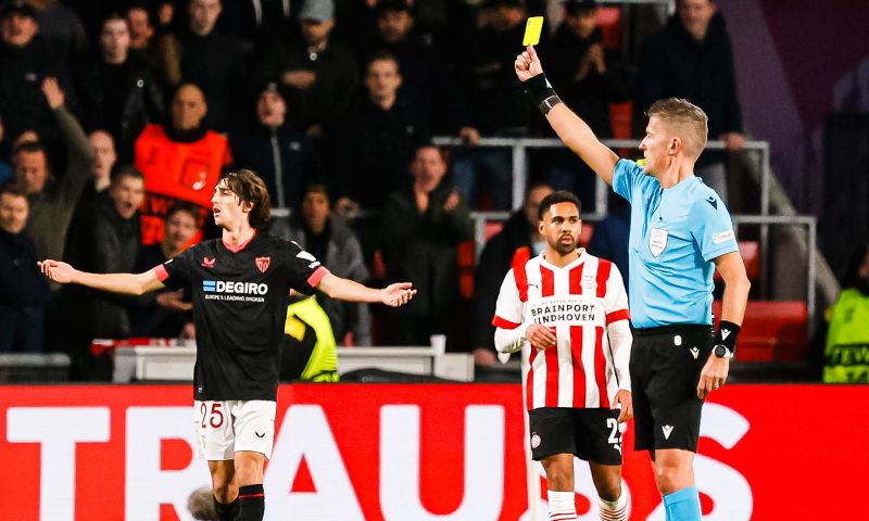 Ruud van Nistelrooij en Luuk de Jong zijn niet blij met Orsato