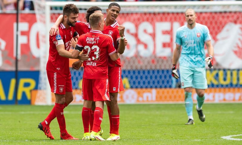 Michal Sadílek is geblesseerd bij Twente, Robin Pröpper en Ramiz Zerrouki weer fit