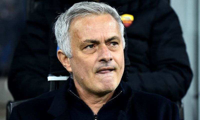 mourinho twee duels geschorst na rode kaart