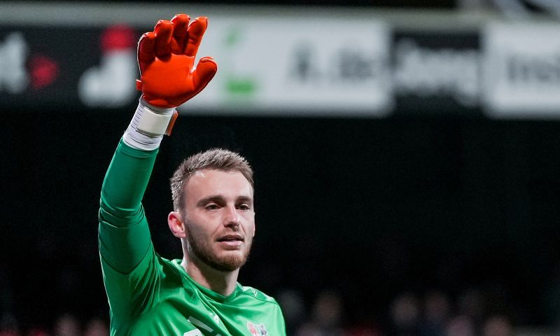 cillessen slaat terug na negatieve geluiden