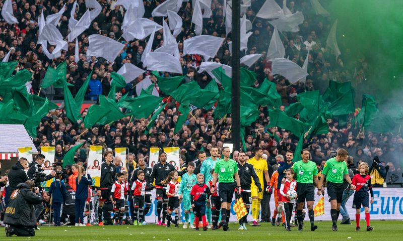 Feyenoord gaat weer netten ophangen in De Kuip voor wedstrijd tegen Ajax