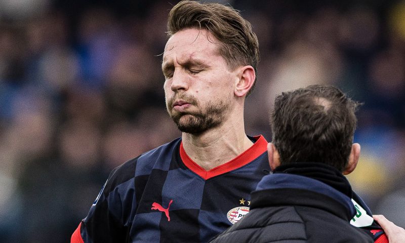Luuk de Jong moet het duel met PSV tegen SC Cambuur mogelijk laten schieten