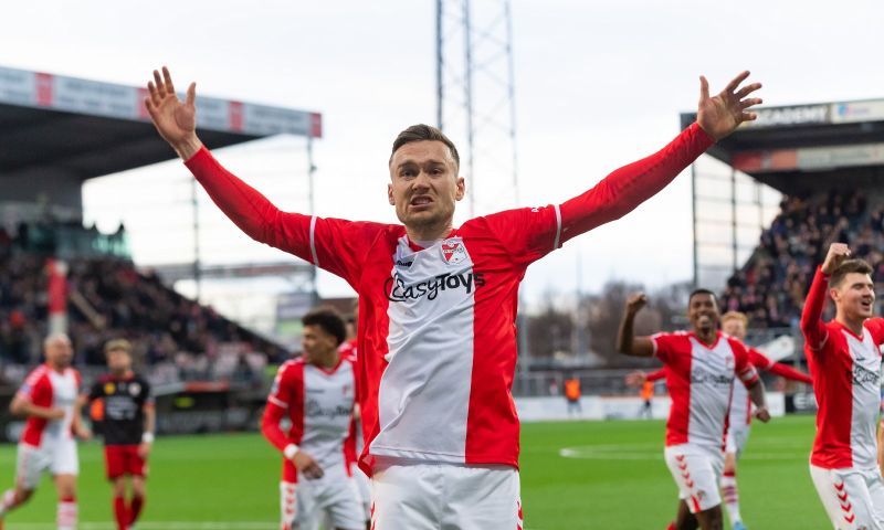 ole romeny velt met twee treffers het vonnis over Excelsior namens FC Emmen