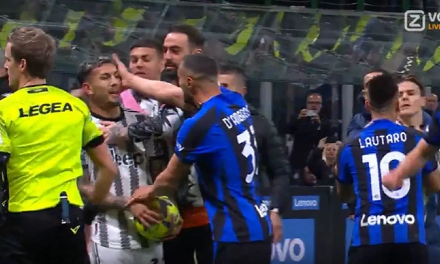 De wedstrijd tussen Inter en Juventus is met twee rode kaarten geëindigd