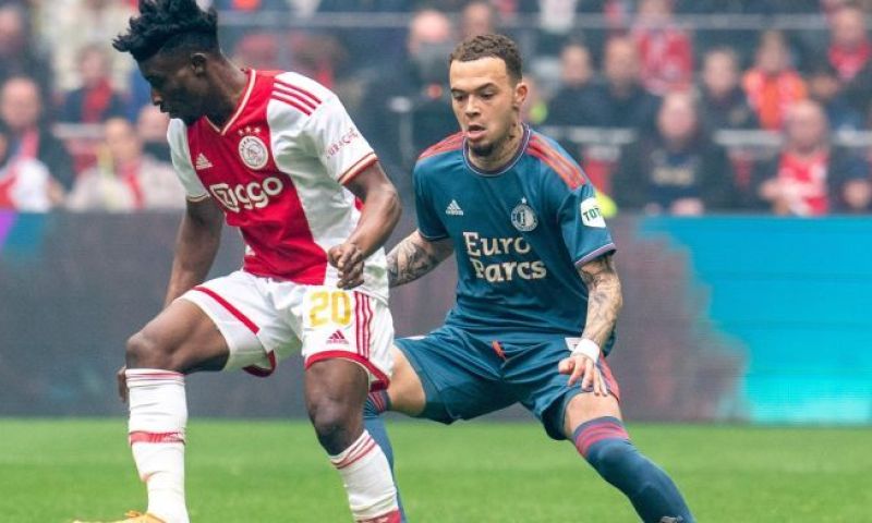 Quilindschy Hartman van Feyenoord werd vroeg gewisseld in de Klassieker tegen Ajax