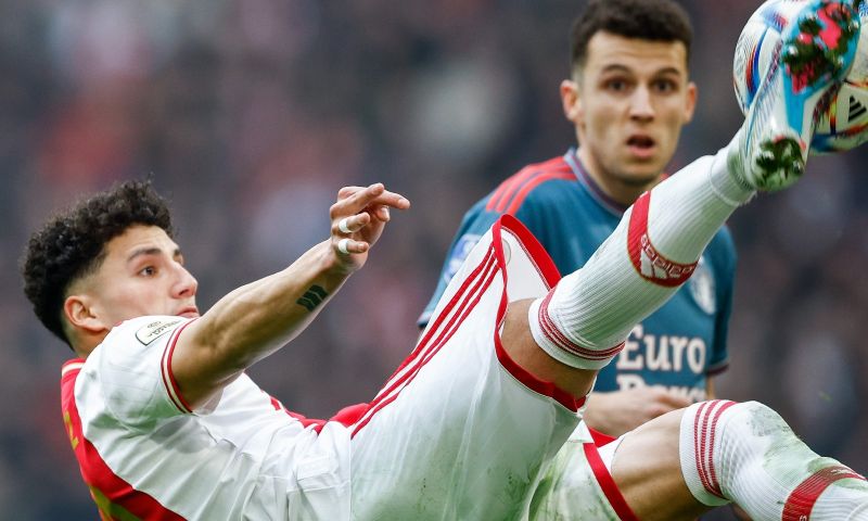 Kenneth Perez kraakt Jorge Sánchez van Ajax na Klassieker tegen Feyenoord