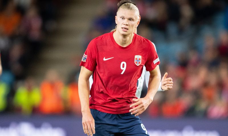 Erling Haaland heeft een blessure opgelopen en keert terug naar Manchester City