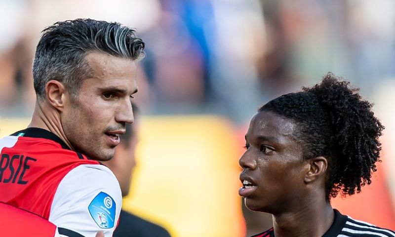 Van Persie looft Malacia