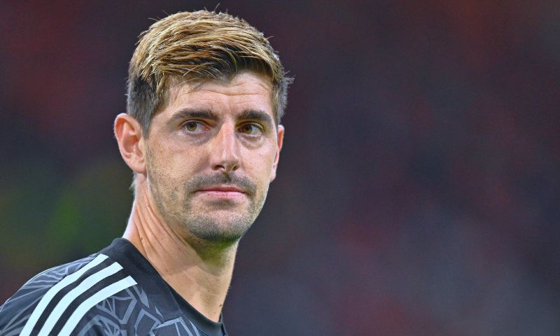 'El Clásico op de toch voor Courtois, keeper keert met blessure terug naar Madrid'