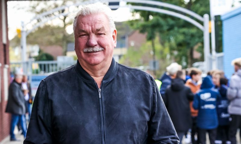 Van Seumeren ontkracht Sneijder-geruchten: 'Dat is pertinent niet waar'