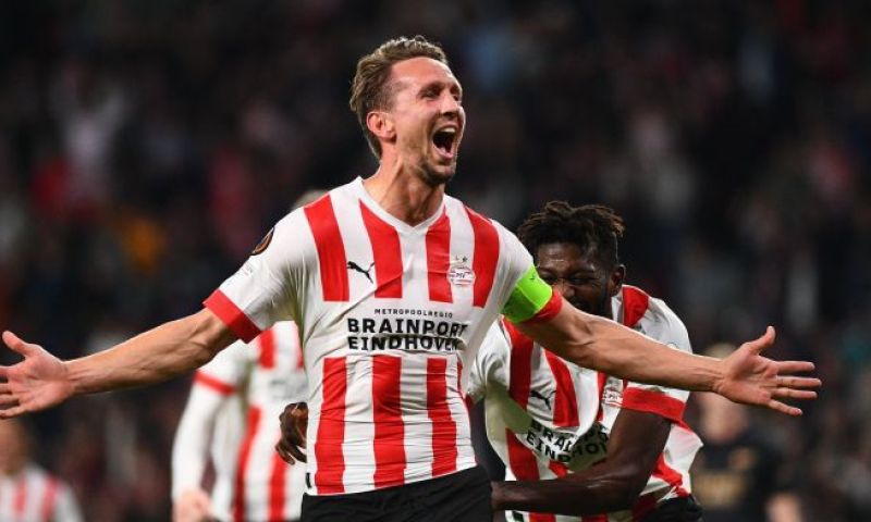 Luuk de Jong scoort voor PSV tegen NEC en gelooft nog in landstitel