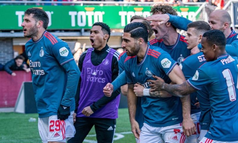 Feyenoord staat acht punten los en kan titel ruiken na zege in derby tegen Sparta