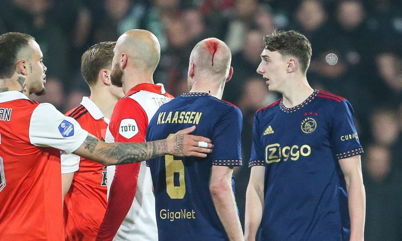 davy klaassen staat na afloop van de klassieker voor de camera