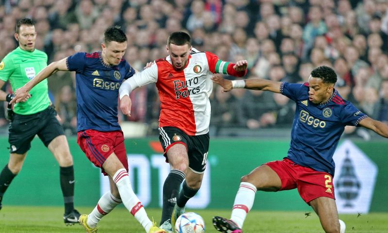 perez totaal niet onder indruk van ajax verdediging bij feyenoord ajax