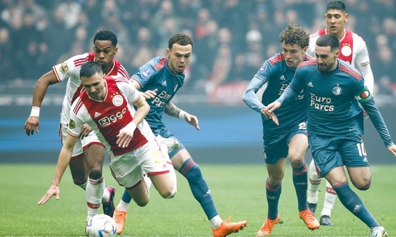 Waar wordt de halve finale van de KNVB Beker tussen Feyenoord en Ajax uitgezonden?