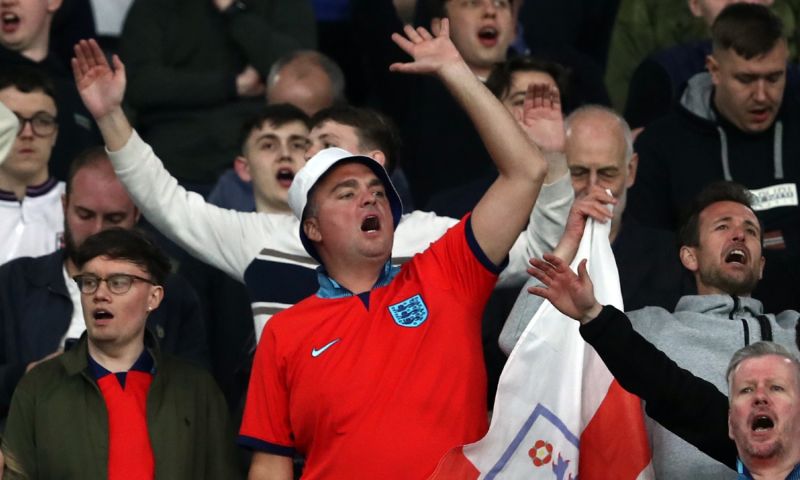 Welke maatregelen nemen ze in Engeland na wangedrag supporters?