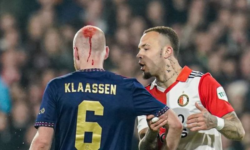 KNVB onderzoekt de aansteker richting Steven Berghuis in de Klassieker niet