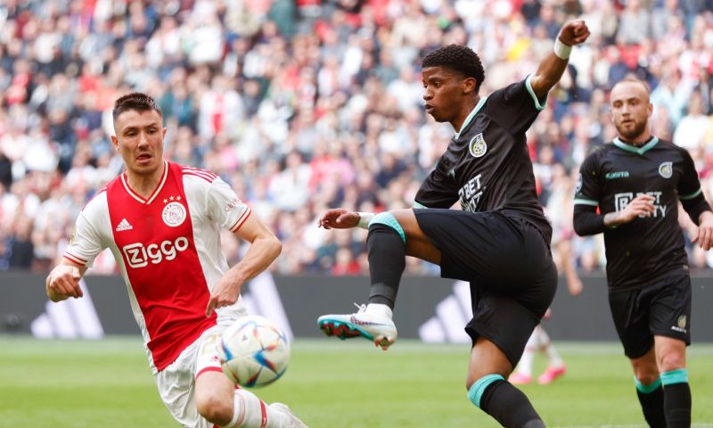 Ajax boekt eenvoudige zege op Fortuna