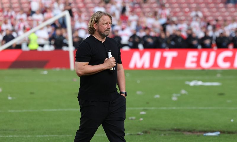 Onrustig Ajax ziet twee hoofden vertrekken