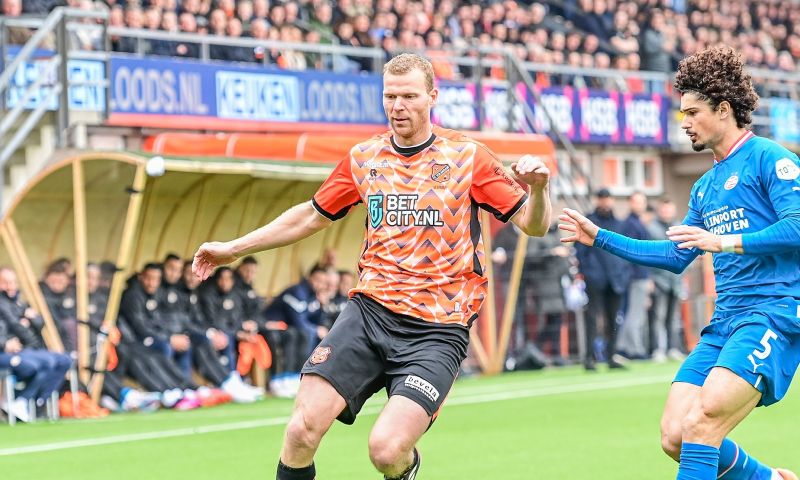 PSV heeft op bezoek bij FC Volendam een nipte overwinning uit het vuur gesleept