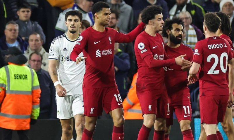 Liverpool wint mede dankzij goal en assist van Gakpo bij Leeds United