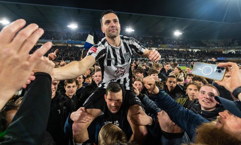 Heracles promoveert naar de Eredivisie