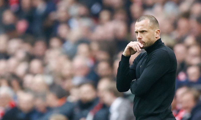 'Heitinga kan als assistent verder'