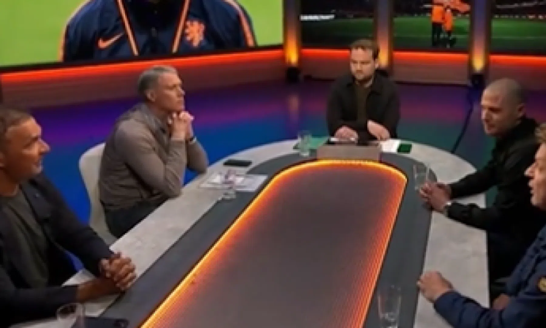 Gullit en Van Basten over Veerman in Oranje