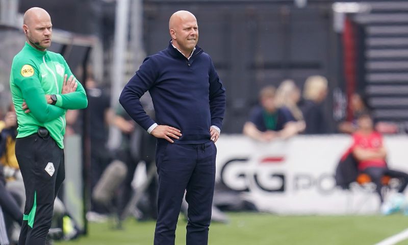 Arne Slot is gematigd tevreden na de 0-2 overwinning op Excelsior