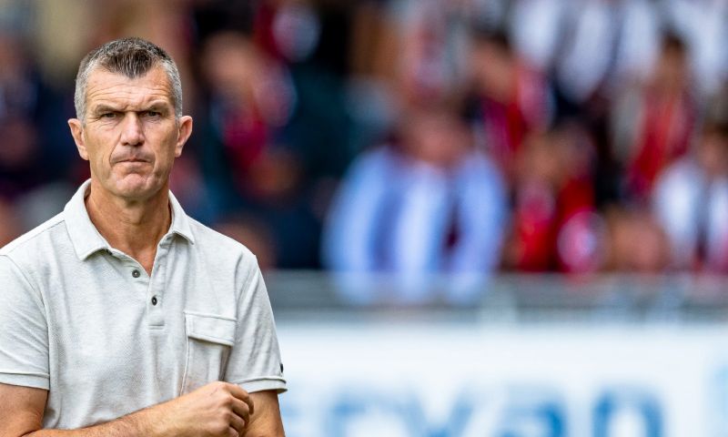 Dijkhuizen haalt hard uit naar Feyenoord