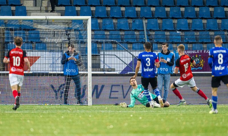 Eindhoven - Helmond stilgelegd door vreugdebier