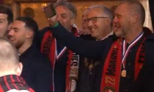 Thumbnail for article: Feyenoord-spelers vieren titel en zingen mee met Aboutaleb in het stadhuis