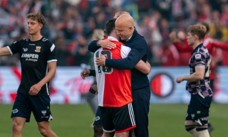 Tottenham Hotspur heeft een meeting ingepland met Arne Slot