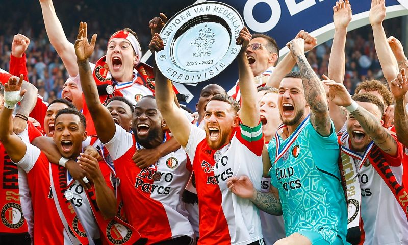 Feyenoord-selectie reist af naar Ibiza voor slot Eredivisie