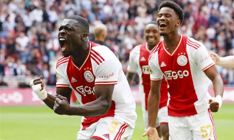 Ajax nog steeds in de race om plek twee