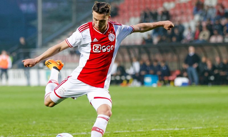 Twente gaat Regeer van Ajax kopen