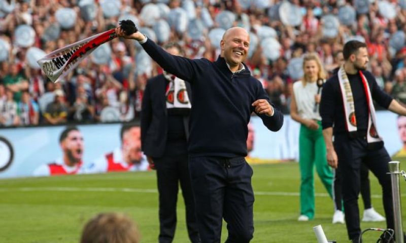 'Zaakwaarnemer Slot aast op vertrek naar Spurs, Feyenoord-gesprekken aanstaande'