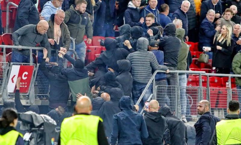 AZ grijpt in na tribunebestormingen tegen West Ham: 43 stadionverboden uitgedeeld