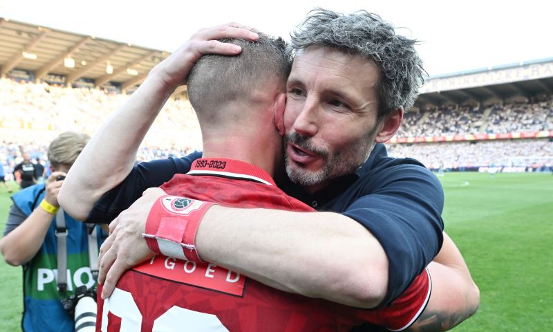 Van Bommel stelt dat de spelers van Royal Antwerp er helemaal doorheen zaten