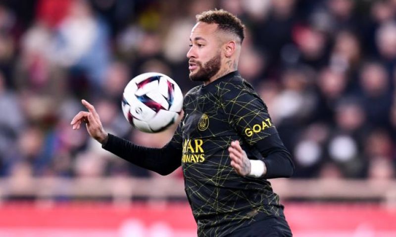 'Groot nieuws uit Catalonië: PSG-ster Neymar heeft zich aangeboden bij Barcelona'