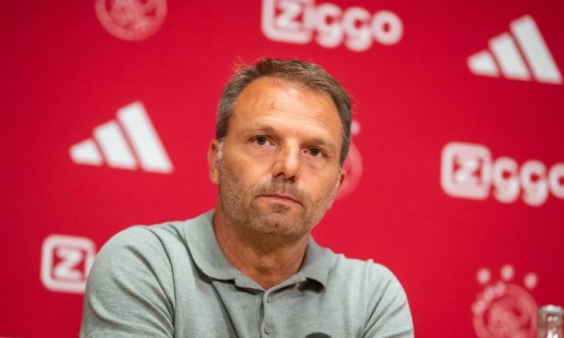 Maurice Steijn oogt verfrissend bij zijn presentatie bij Ajax, net als Mislintat