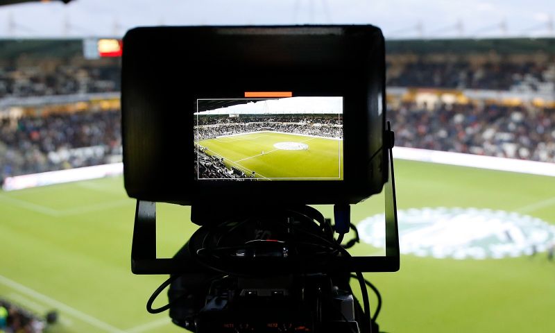 Waar worden de voetbalcompetities volgend seizoen uitgezonden?