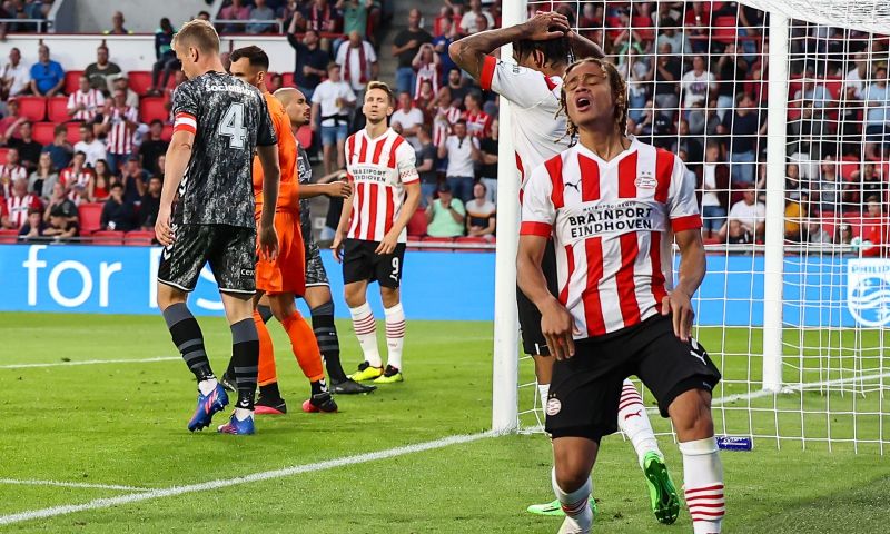 'Simons neigt naar langer verblijf bij PSV, Eindhovenaren hebben één voorwaarde'