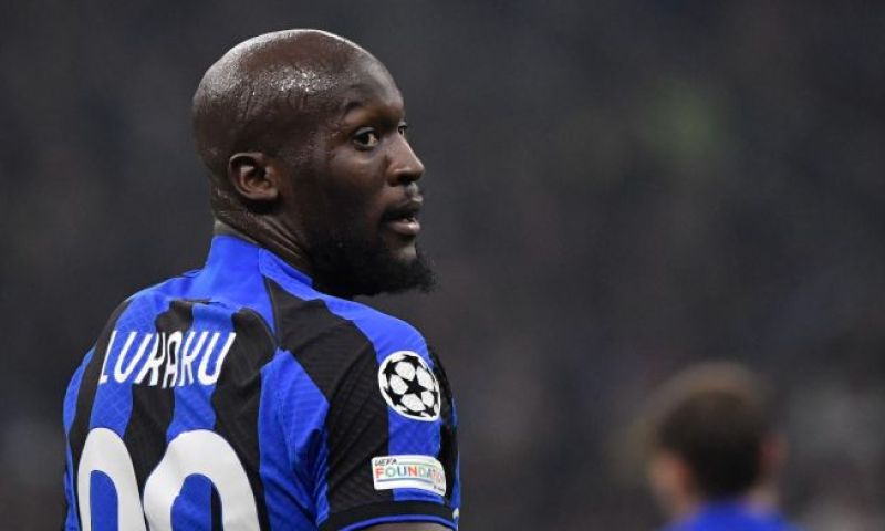 Romelu Lukaku en Marcus Thuram zijn in beeld voor de spitspositie van AC Milan