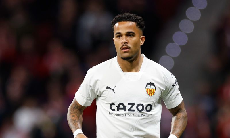 Bournemouth presenteert Kluivert