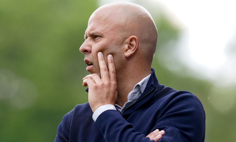 Arne Slot kon afgelopen maart naar Valencia