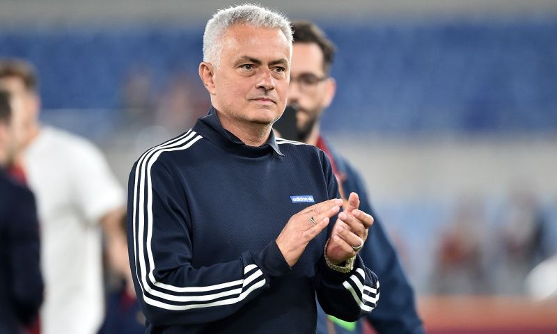 'Mourinho wijst kans om best betaalde trainer te worden af, blijft trouw aan Roma'