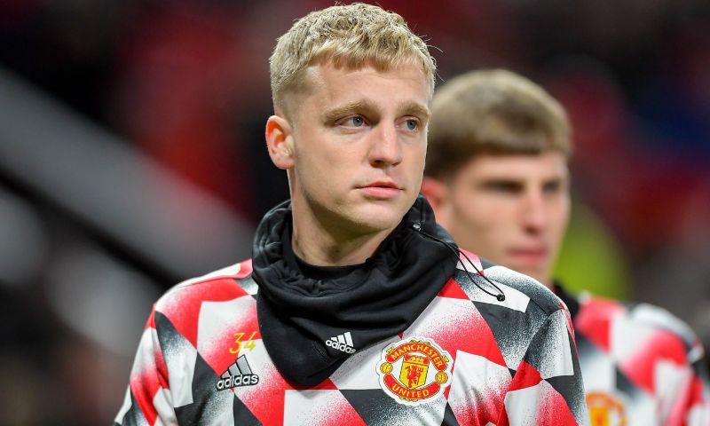 Donny van de Beek heeft de groepstraining van Manchester United hervat