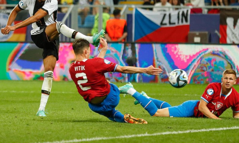 Wie is Martin Vitik, de beoogde opvolger van Jurriën Timber bij Ajax?